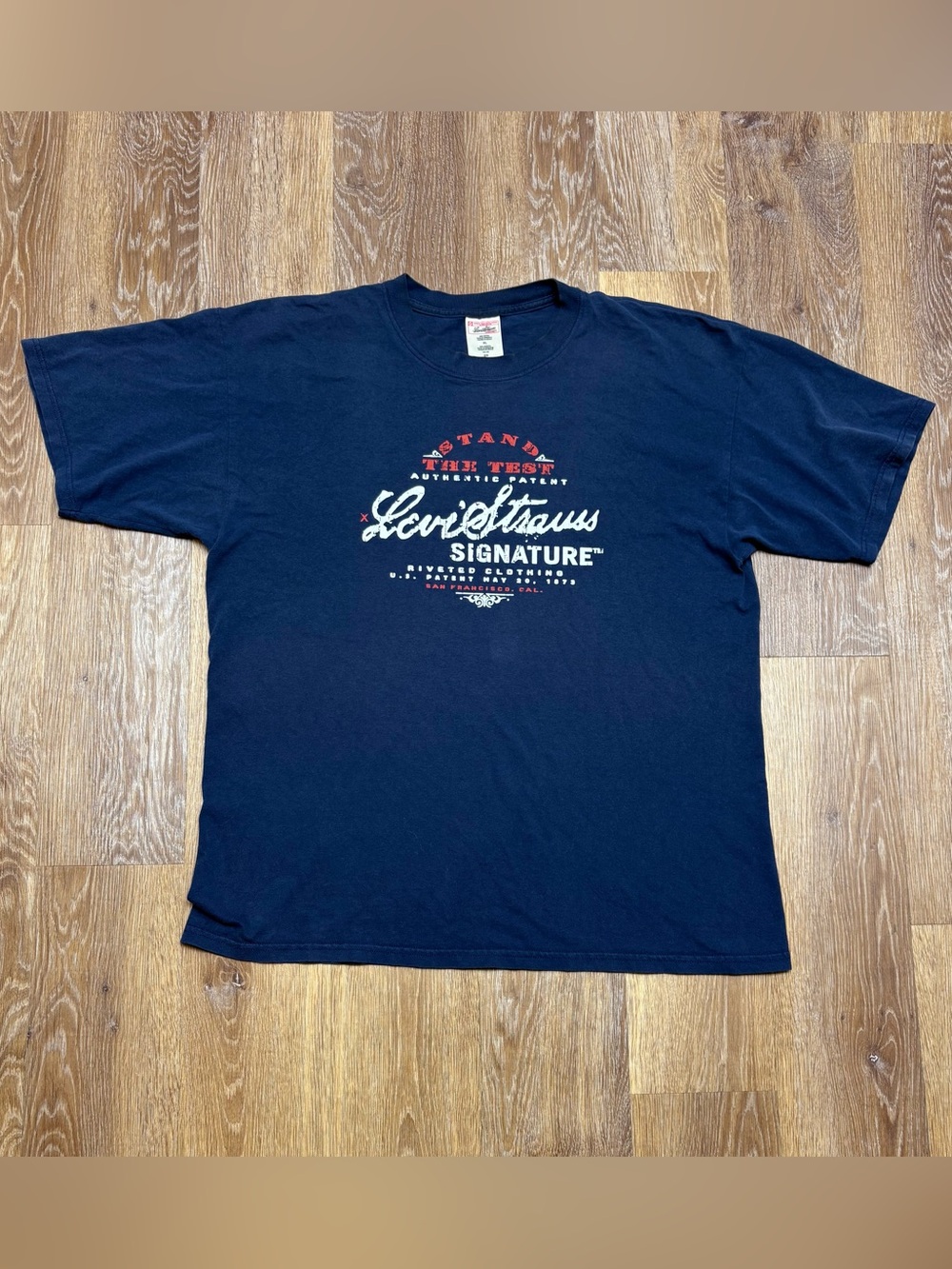Levi's Navy Short-Sleeve Graphic Logo Tee